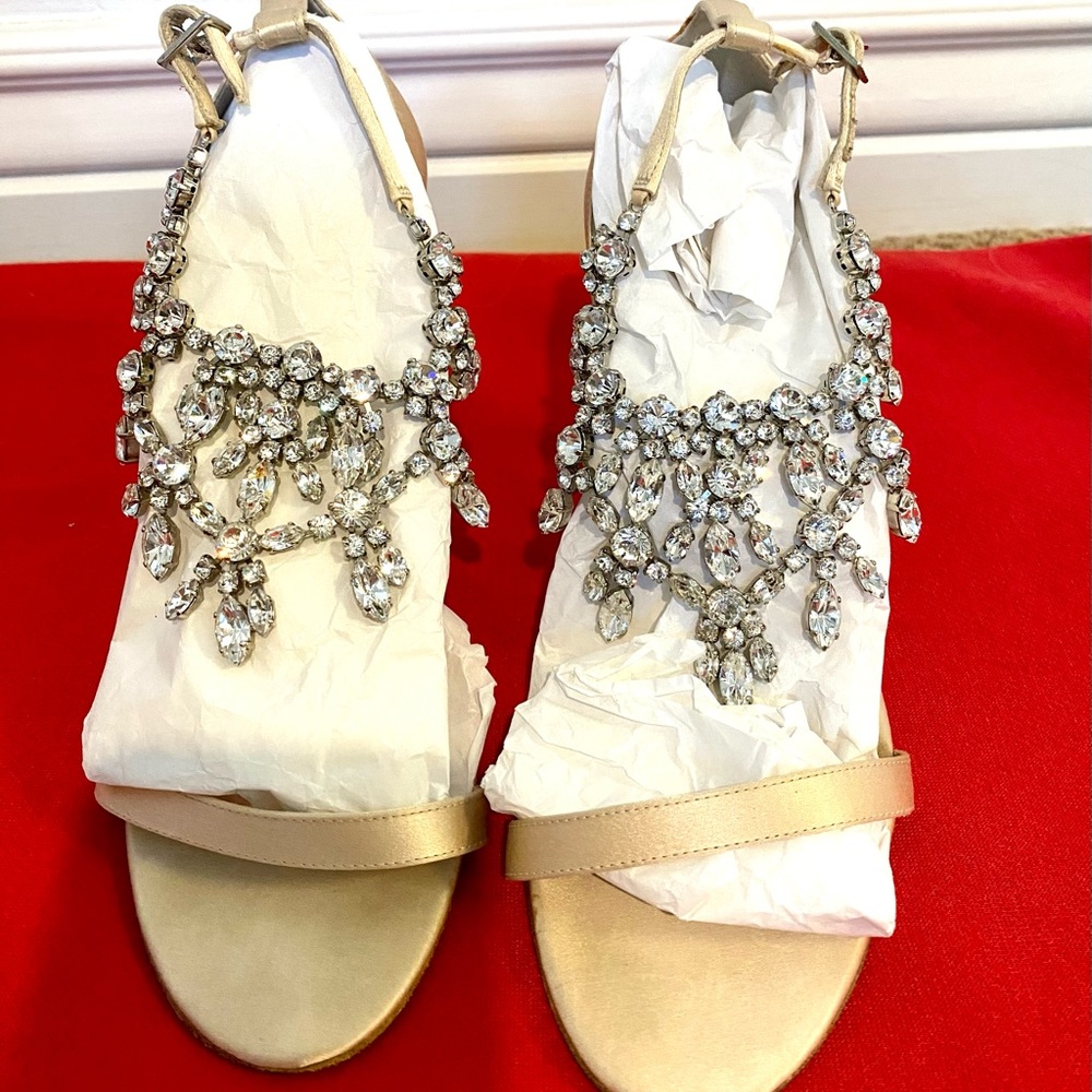 Jimmy Choo gorgeous cream satin and Crystal heels. Size 36 - Picture 10 of 16